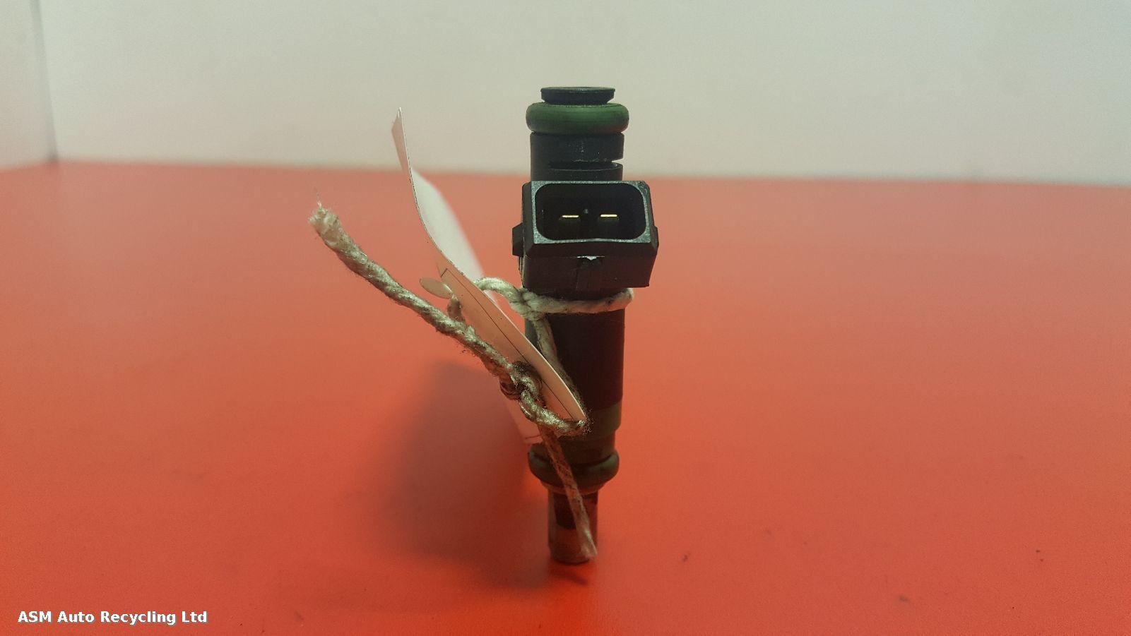 View Auto part Fuel Injector Ford Focus 2005