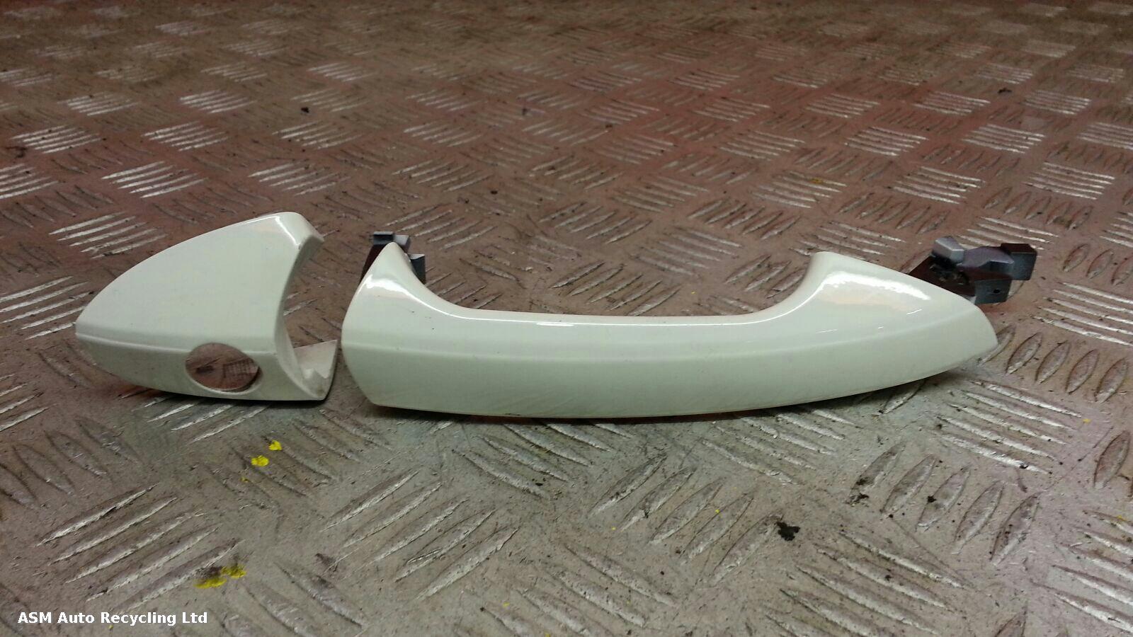 View Auto part Door Handle Mercedes A Class 2013