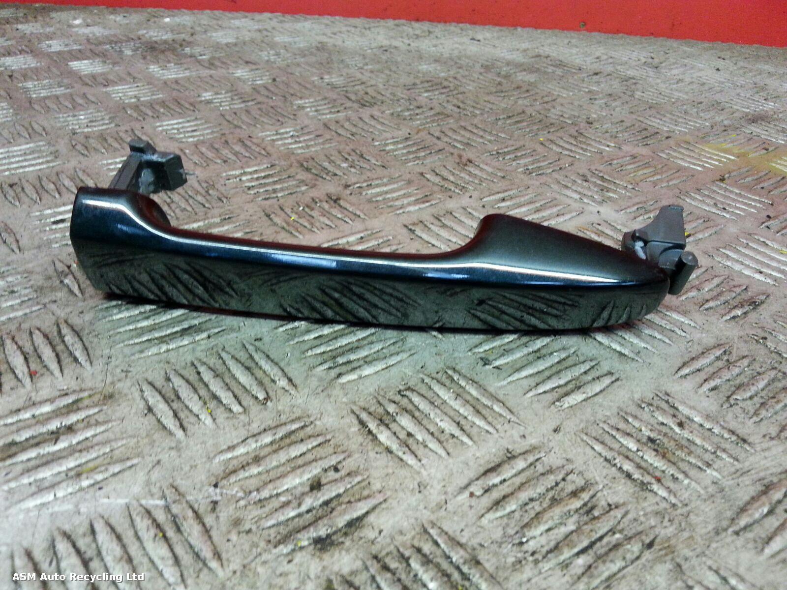 View Auto part Door Handle Toyota Iq 2010