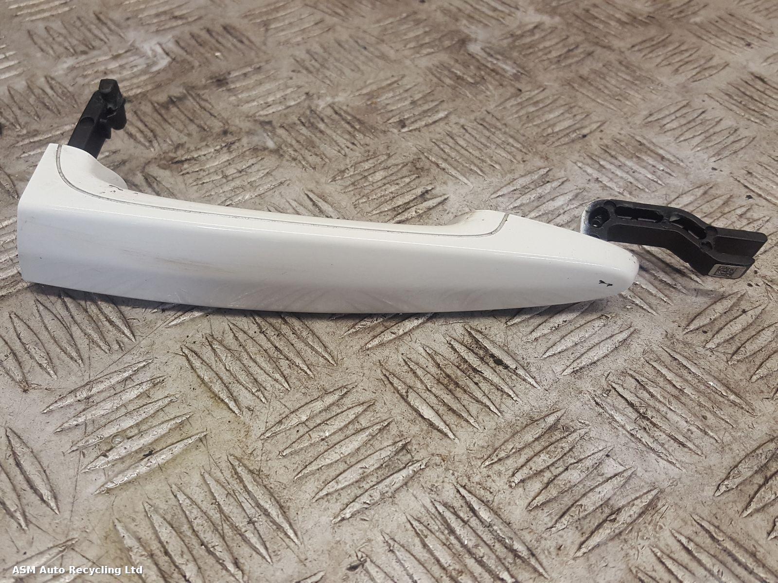 View Auto part Door Handle Bmw 3 Series 2015
