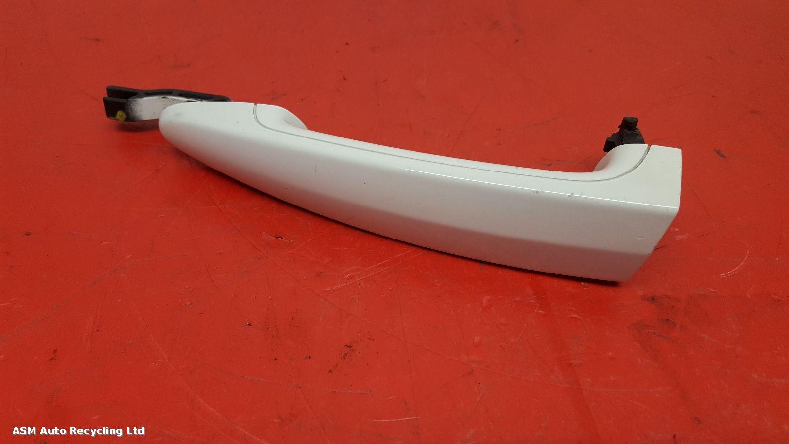 View Auto part Door Handle Bmw 1 Series 2011