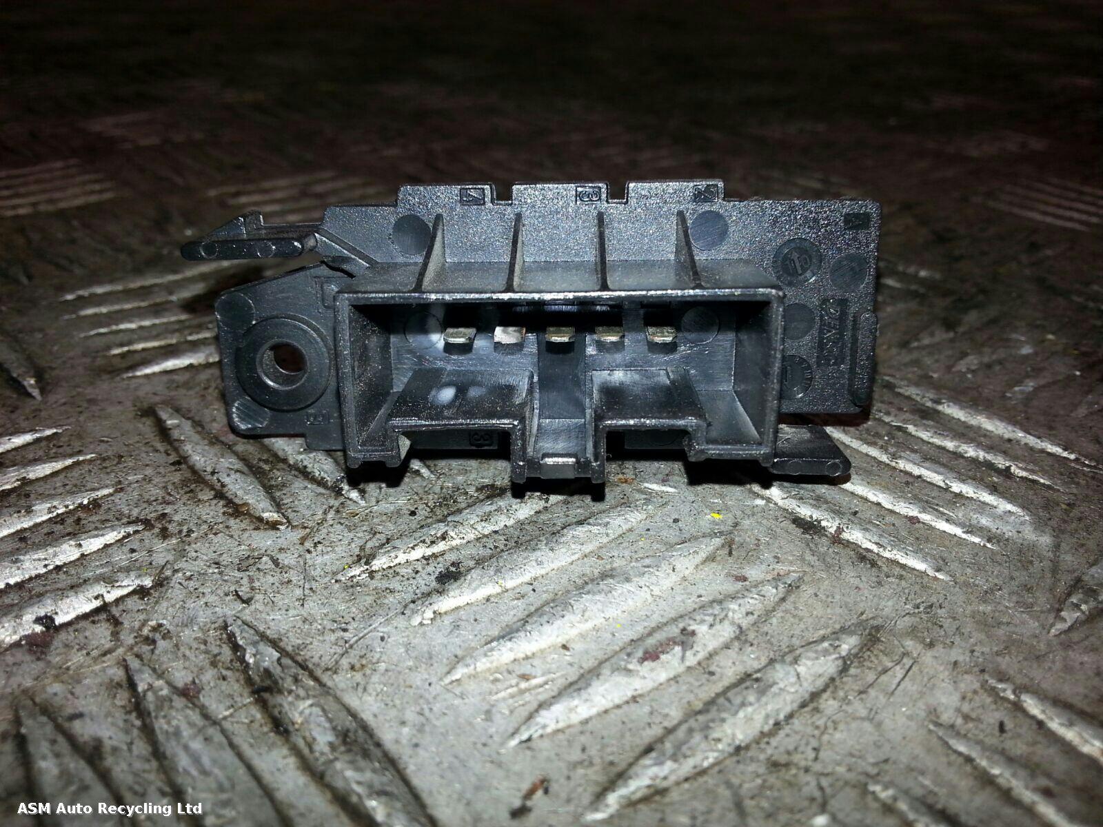 View Auto part Heater/AC Controller Peugeot Bipper 2010