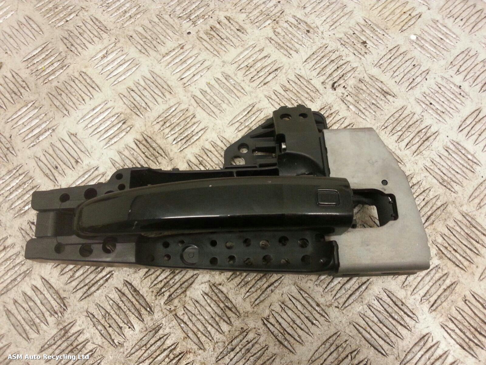 View Auto part Door Handle Audi A1 2012