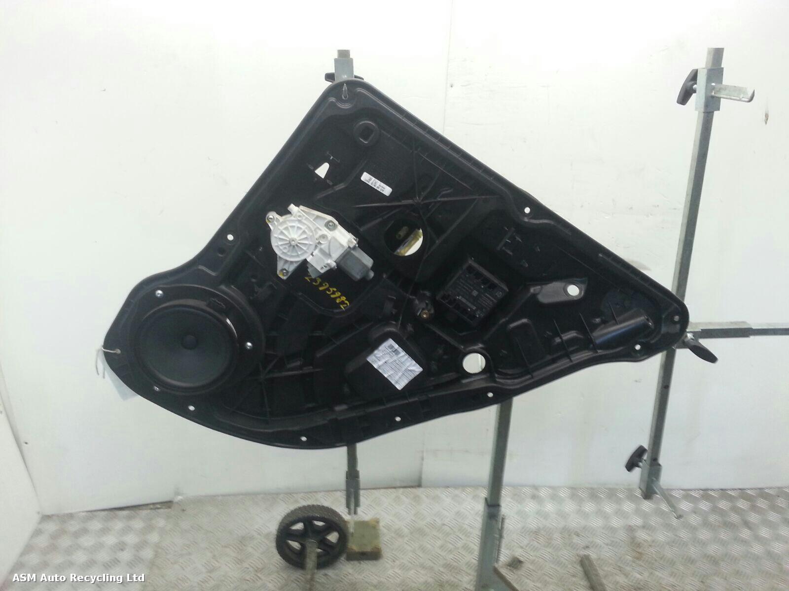 View Auto part RR Window Regulator Mercedes Gl Class 2013