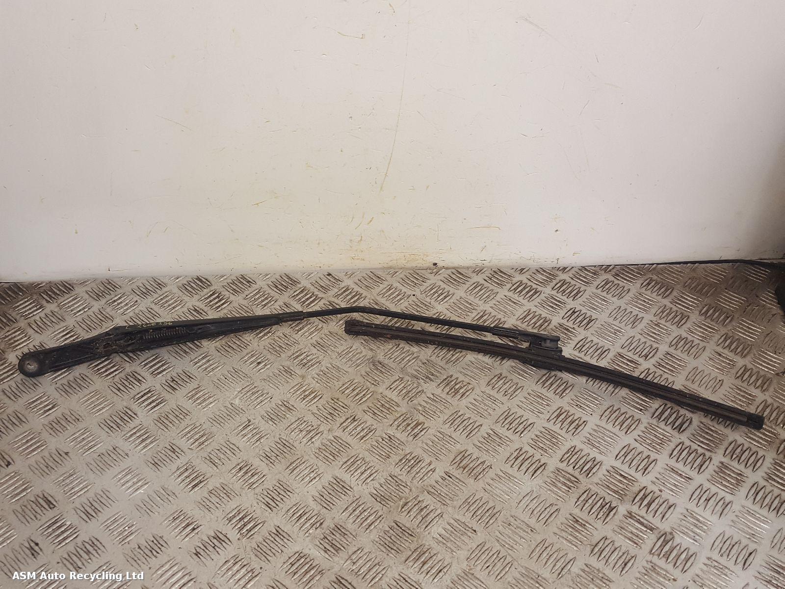 View Auto part Wiper Arm Volkswagen Golf 2004