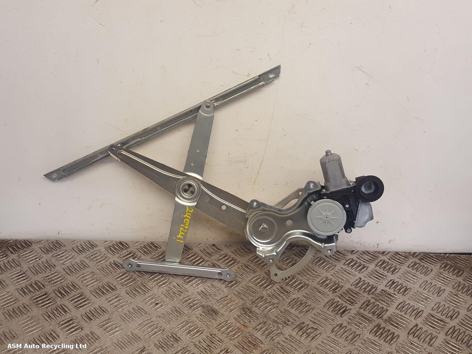 View Auto part Door Lock Assembly Lexus Ct200 2014