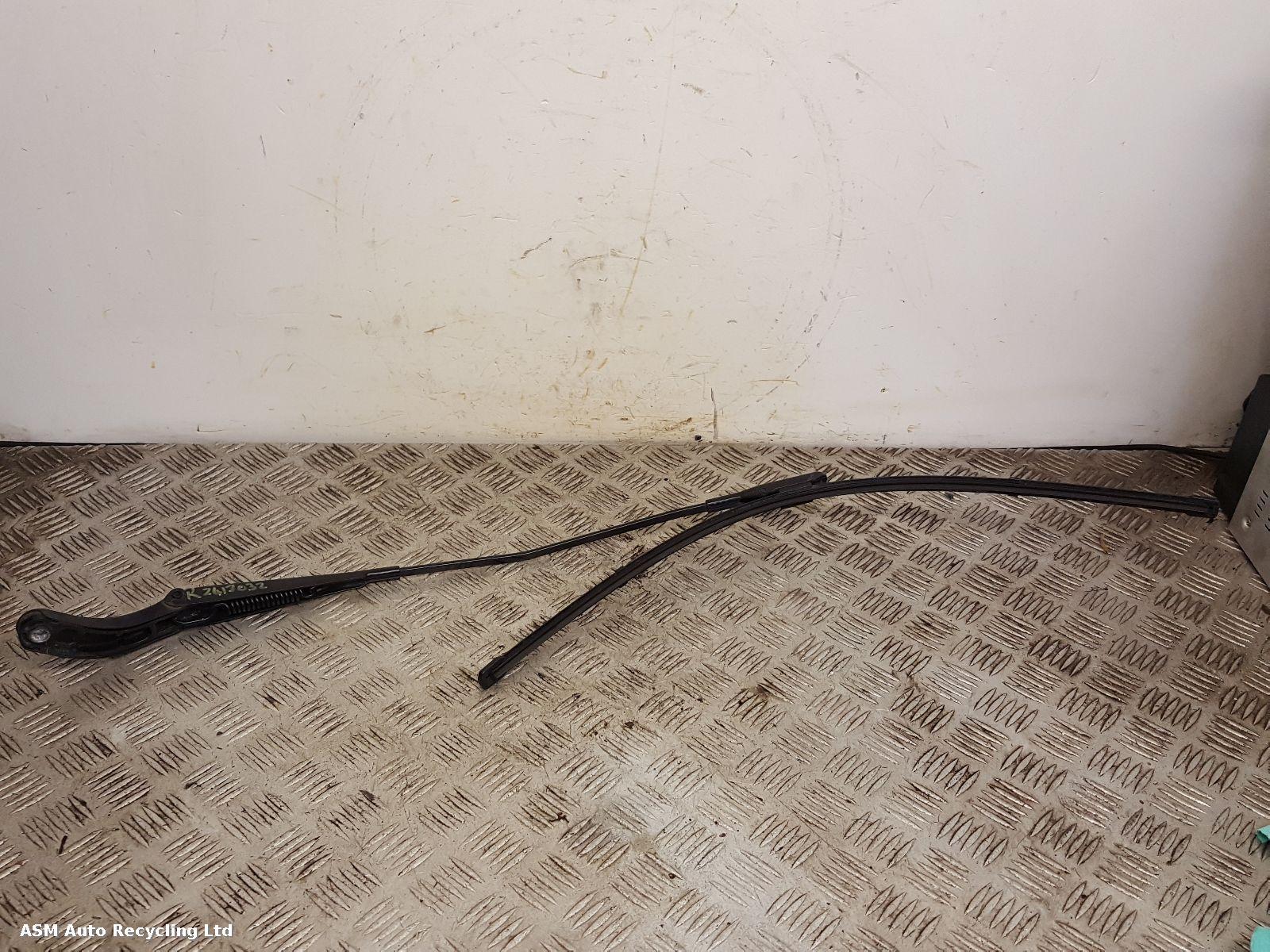 View Auto part Wiper Arm Mercedes B Class 2010