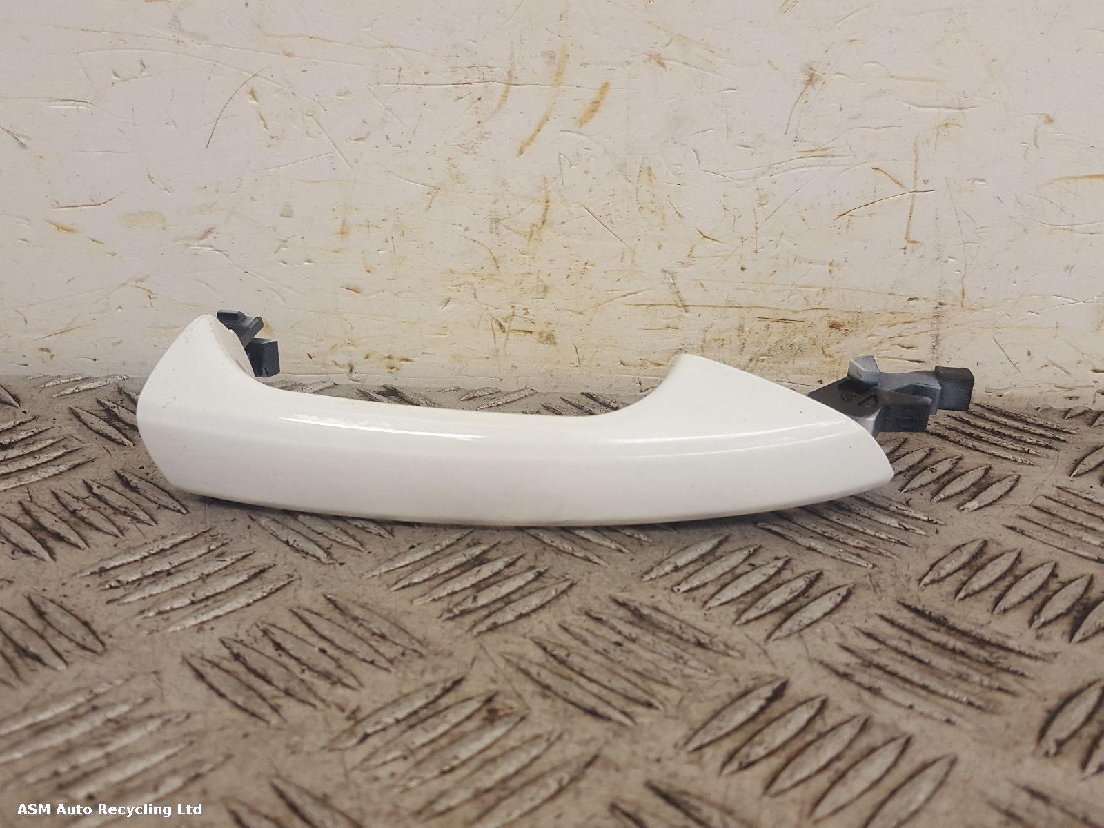 View Auto part Door Handle Mercedes C Class 2013