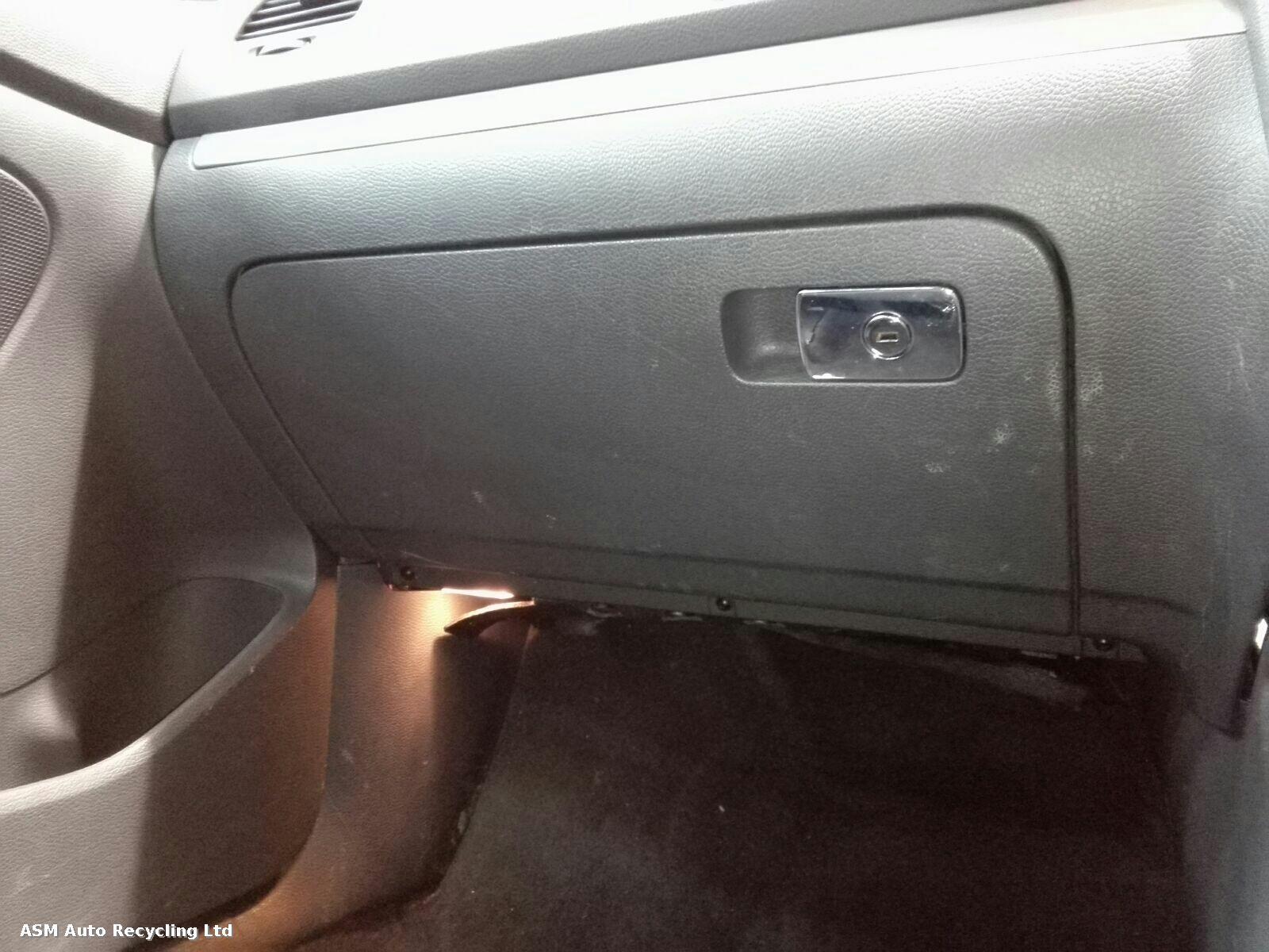 View Auto part Glove Box Volkswagen Golf 2005