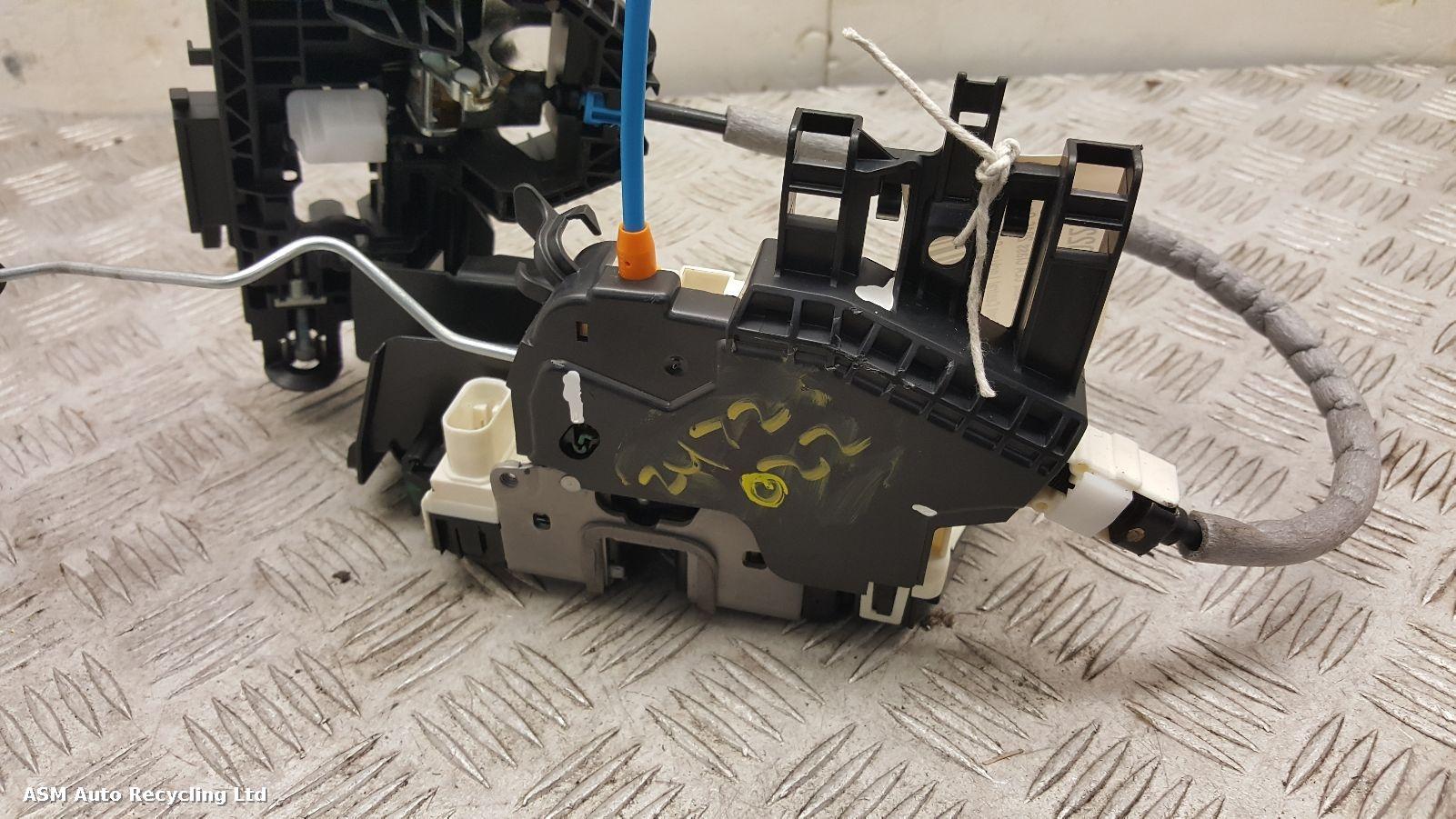 View Auto part Door Lock Assembly Mercedes Cla 2017