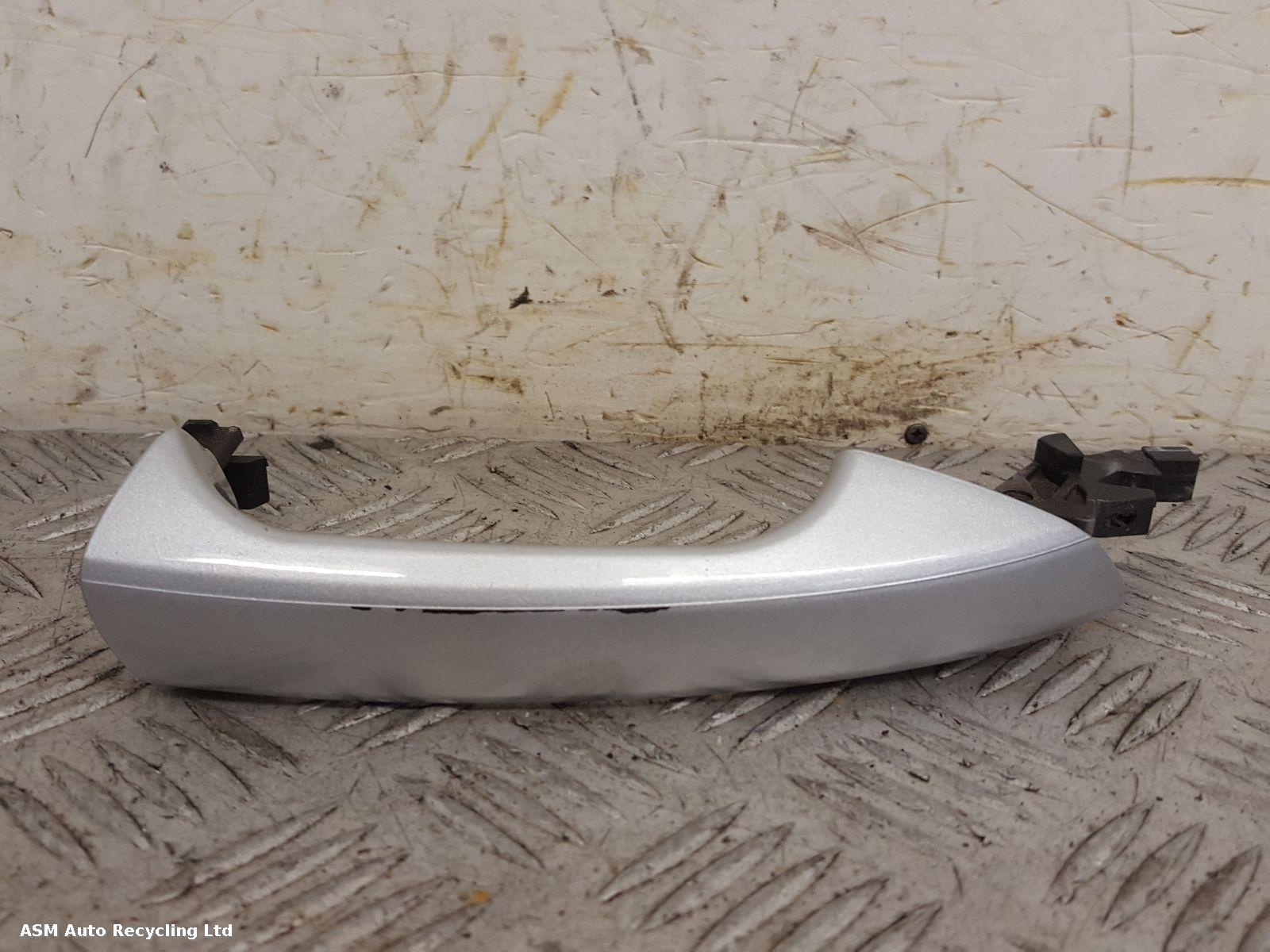 View Auto part Door Handle Mercedes C Class 2009
