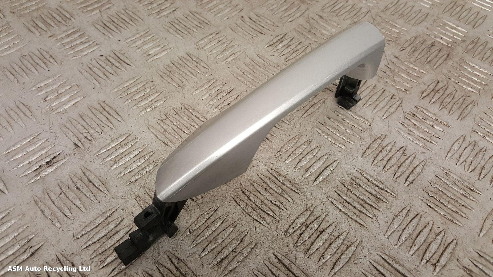 View Auto part Door Handle Mercedes C Class 2012