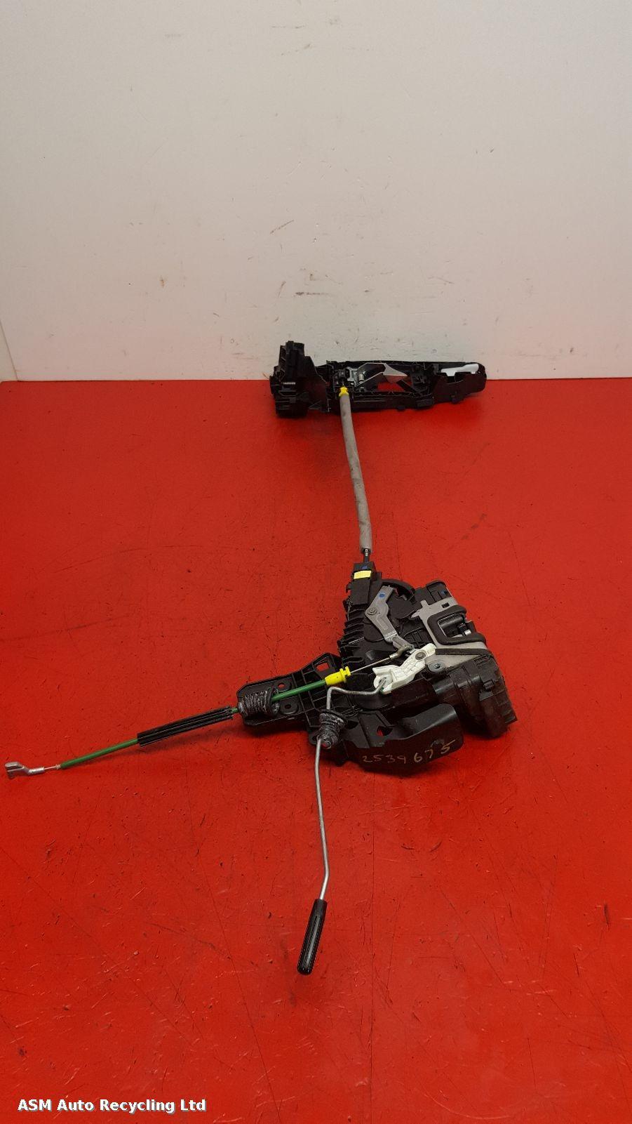 View Auto part Door Lock Assembly Mercedes C Class 2016