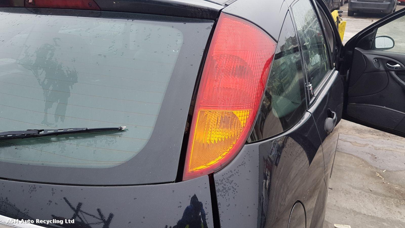 View Auto part R Taillight Ford Focus 2000