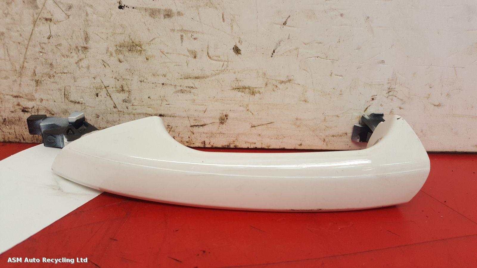 View Auto part Door Handle Mercedes C Class 2013