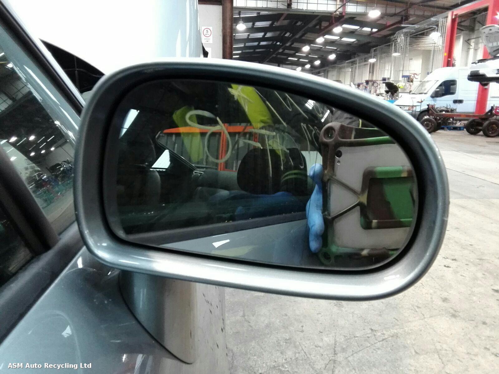 View Auto part R Door Mirror Audi Tt 2005