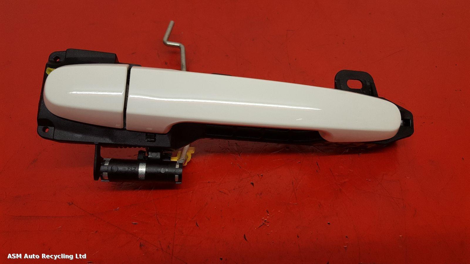 View Auto part Door Handle Peugeot 108 2017