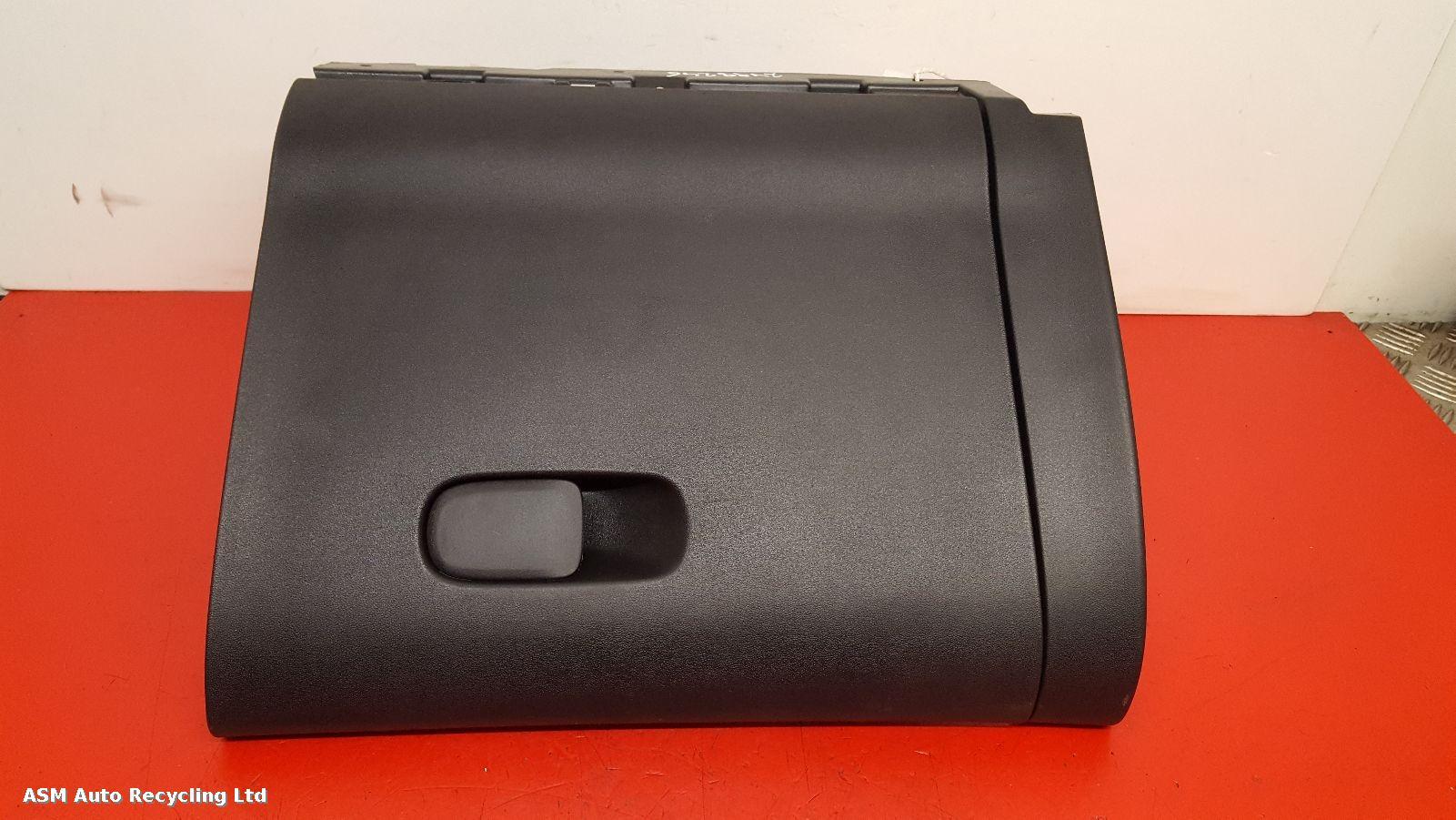 View Auto part Glove Box Citroen C3 2018