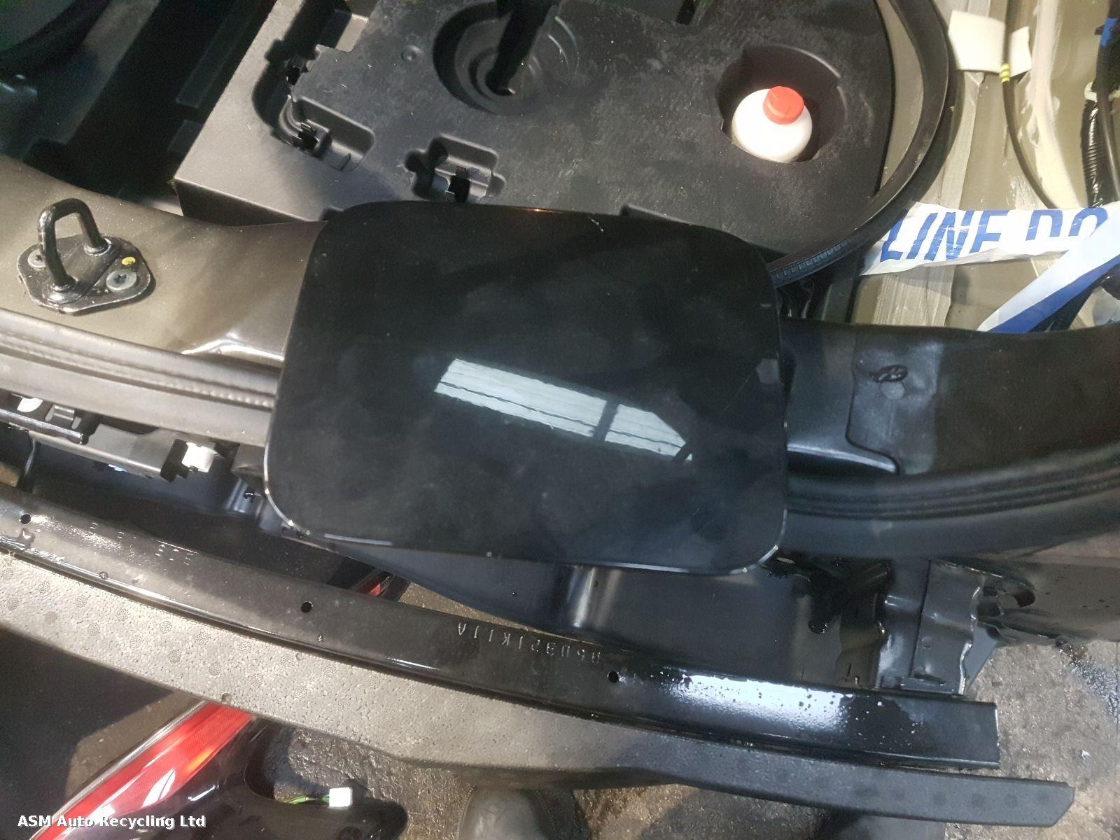 View Auto part Fuel Filler Flap Nissan Juke 2017