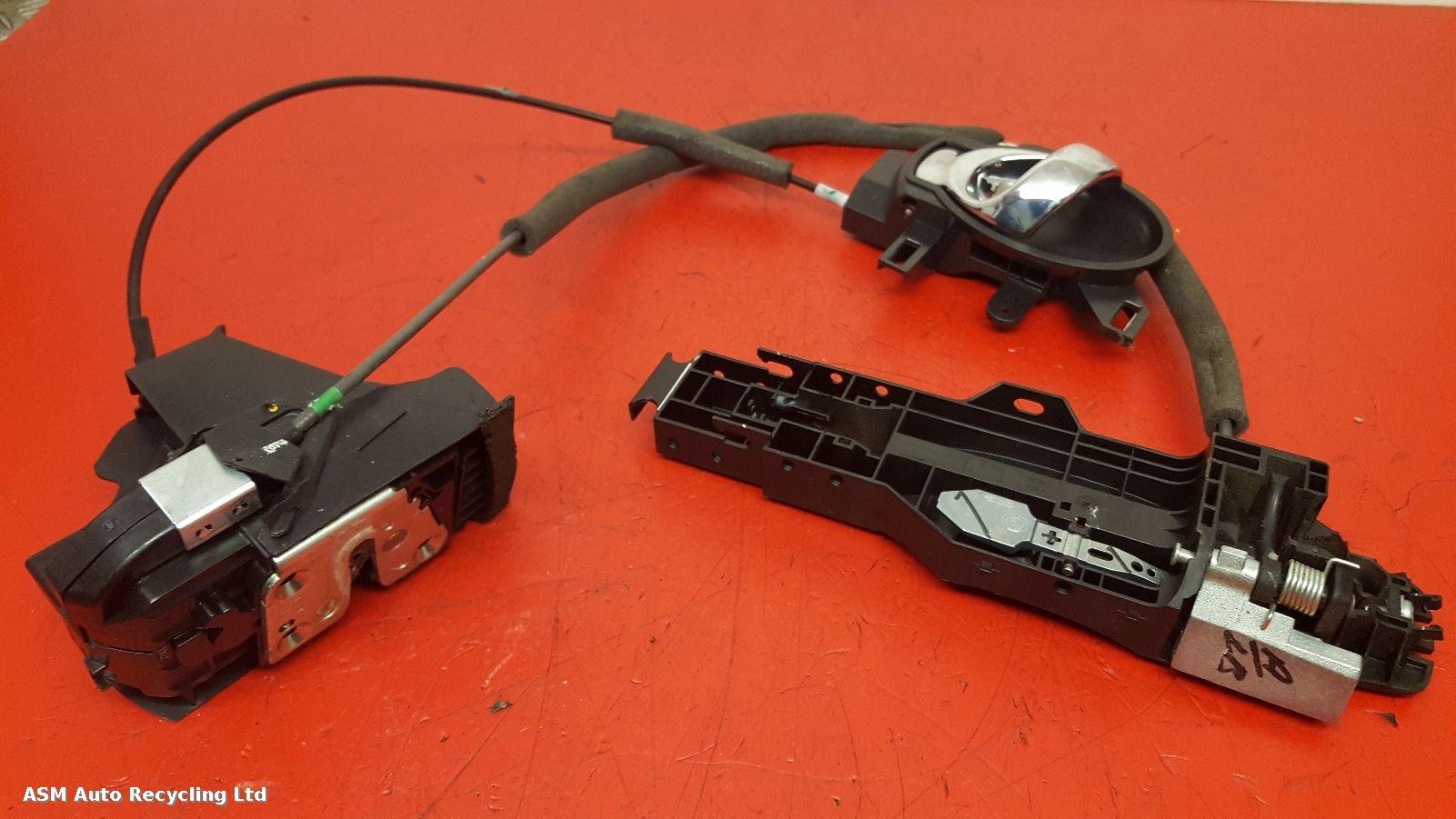 View Auto part Door Lock Assembly Nissan Juke 2012