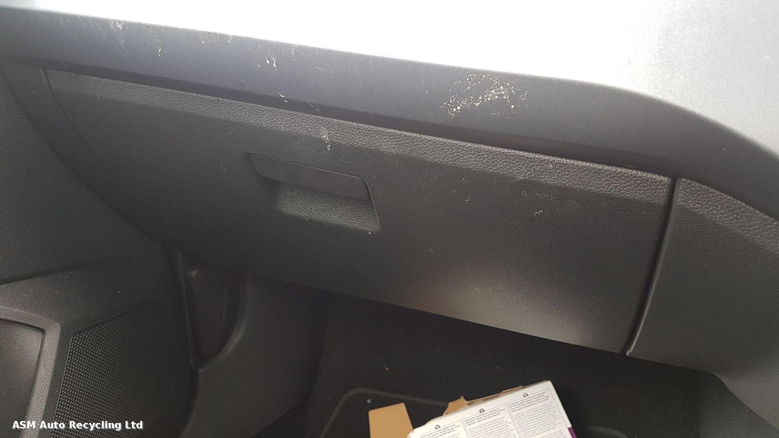 View Auto part Glove Box Seat Arona 2018