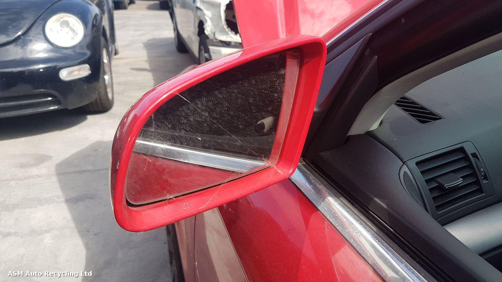 View Auto part L Door Mirror Audi A4 2005