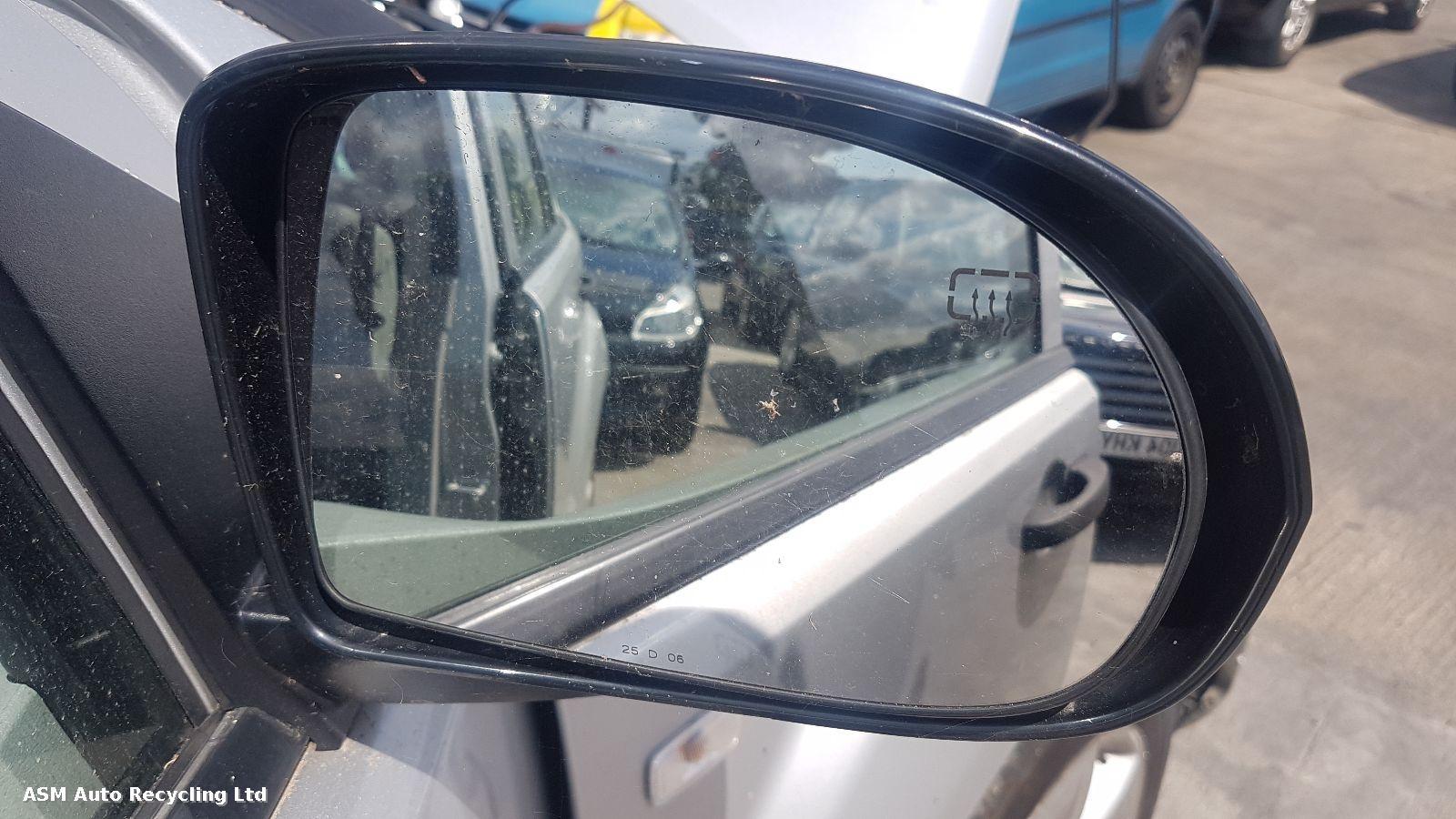 View Auto part R Door Mirror Dodge Caliber 2007