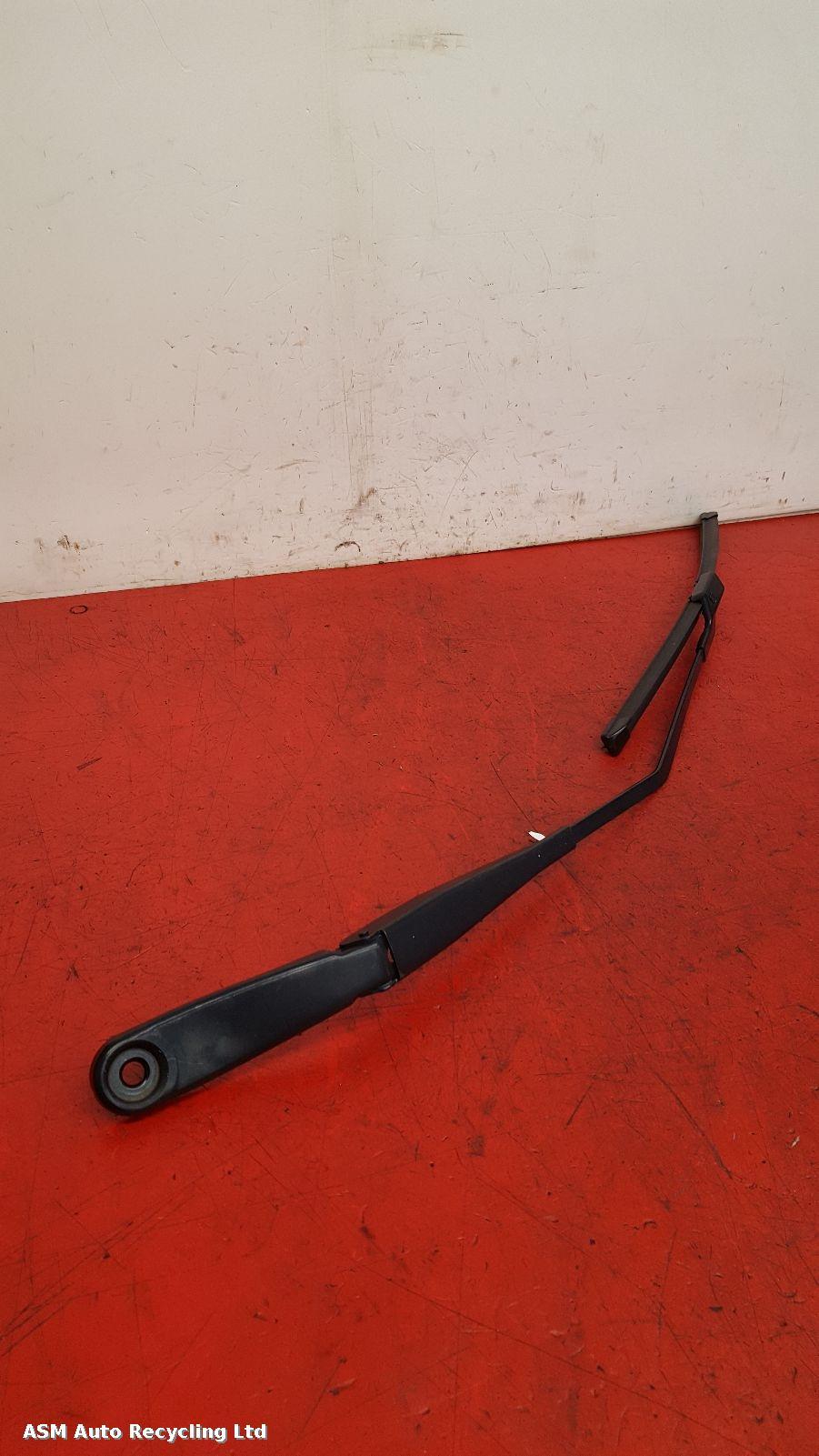 View Auto part Wiper Arm Volvo V40 2014