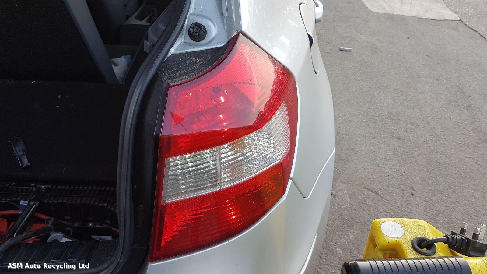 View Auto part R Taillight Bmw 1 Series 2006