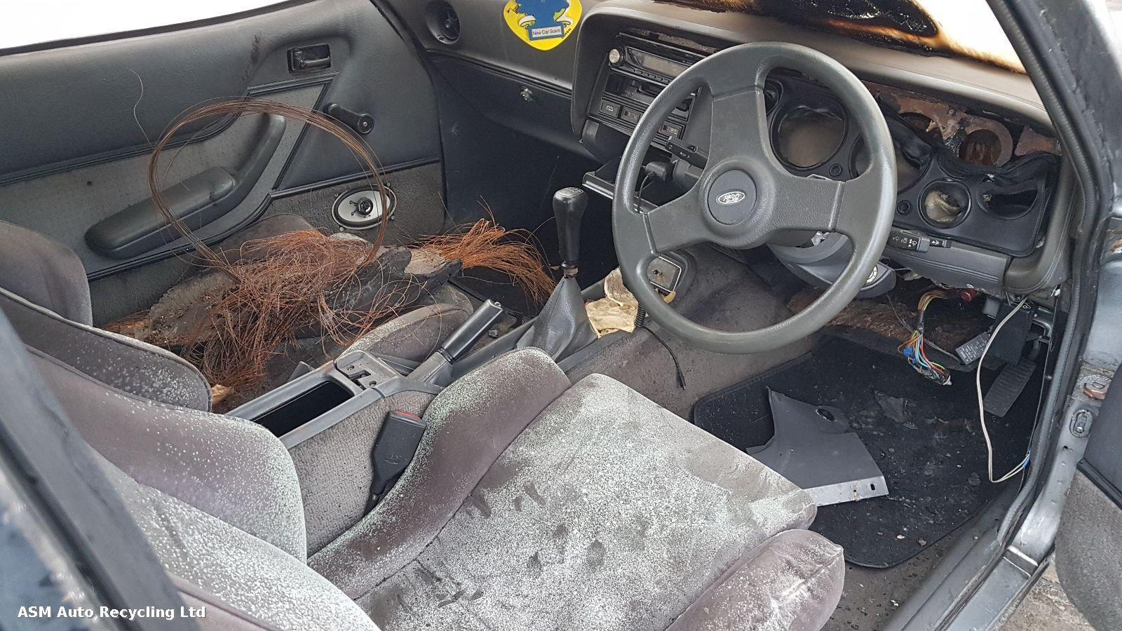 View Auto part Ford Capri 1984 3 Door Hatchback Breaking