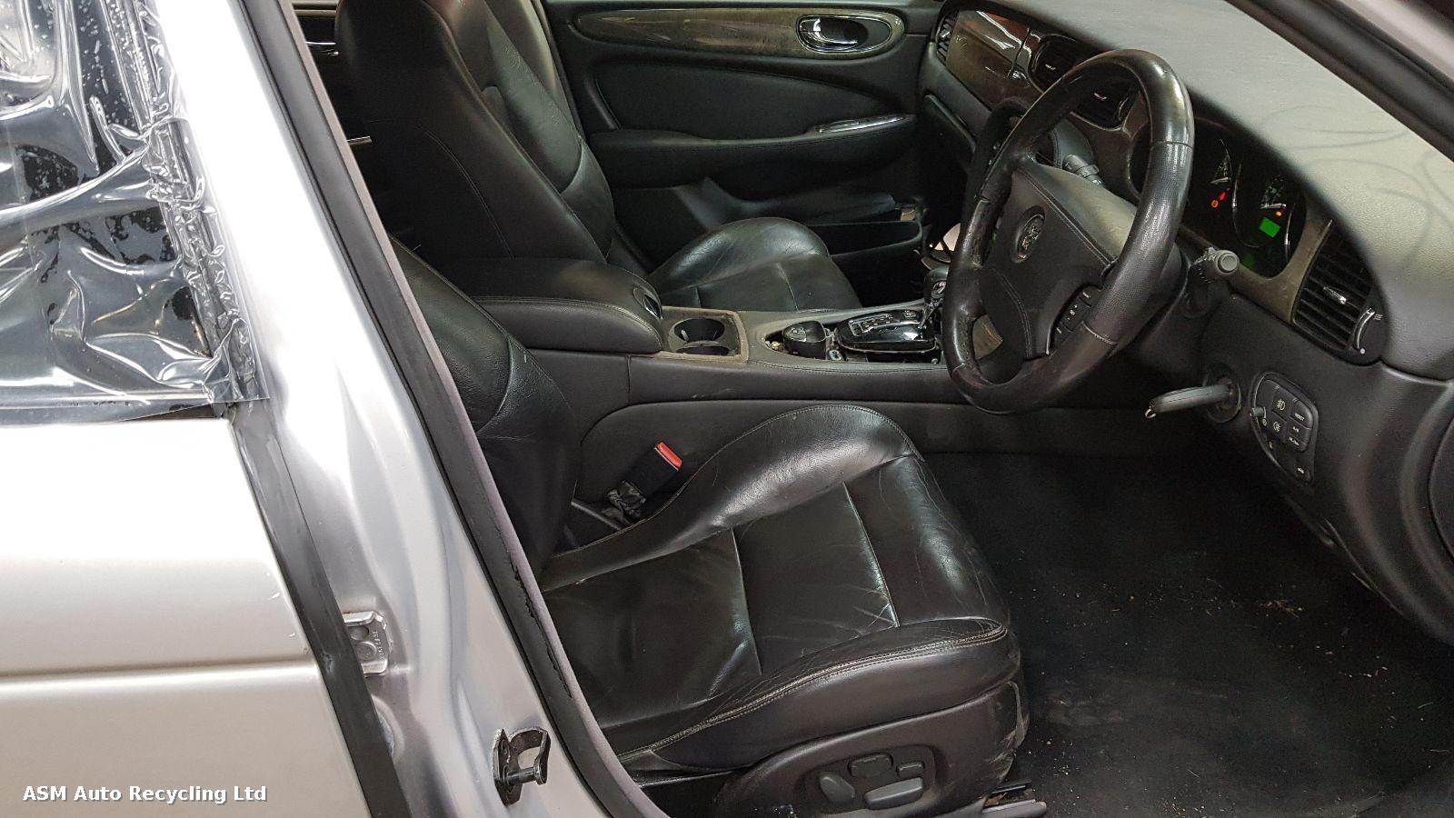 Jaguar Xj 2005 4 Door Saloon Breaking View Auto part Jaguar Xj 2005 4 Door Saloon Breaking