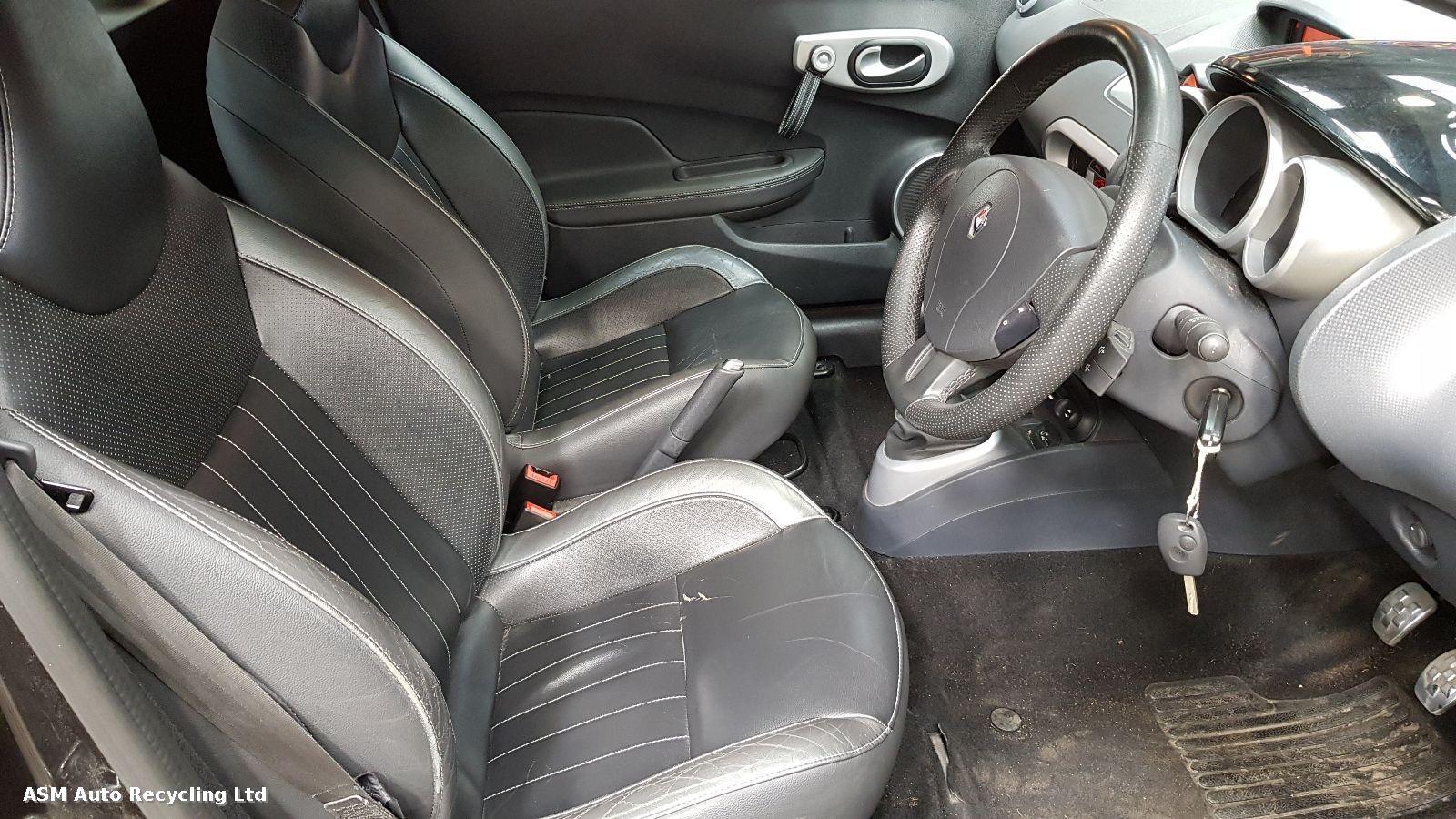 Renault Wind 2010 2 Door Convertible Breaking View Auto part Renault Wind 2010 2 Door Convertible Breaking