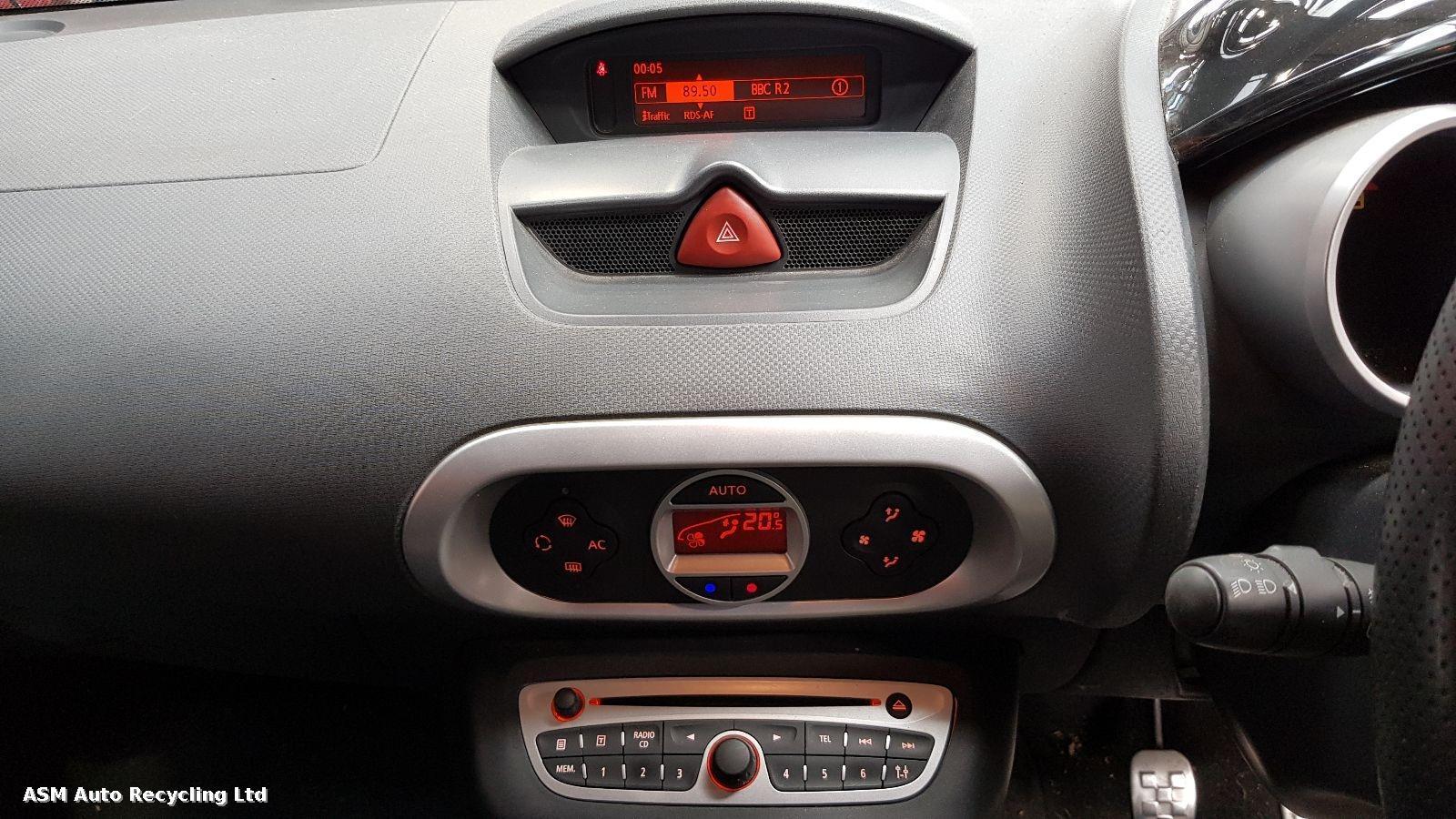 Renault Wind 2010 2 Door Convertible Breaking View Auto part Renault Wind 2010 2 Door Convertible Breaking
