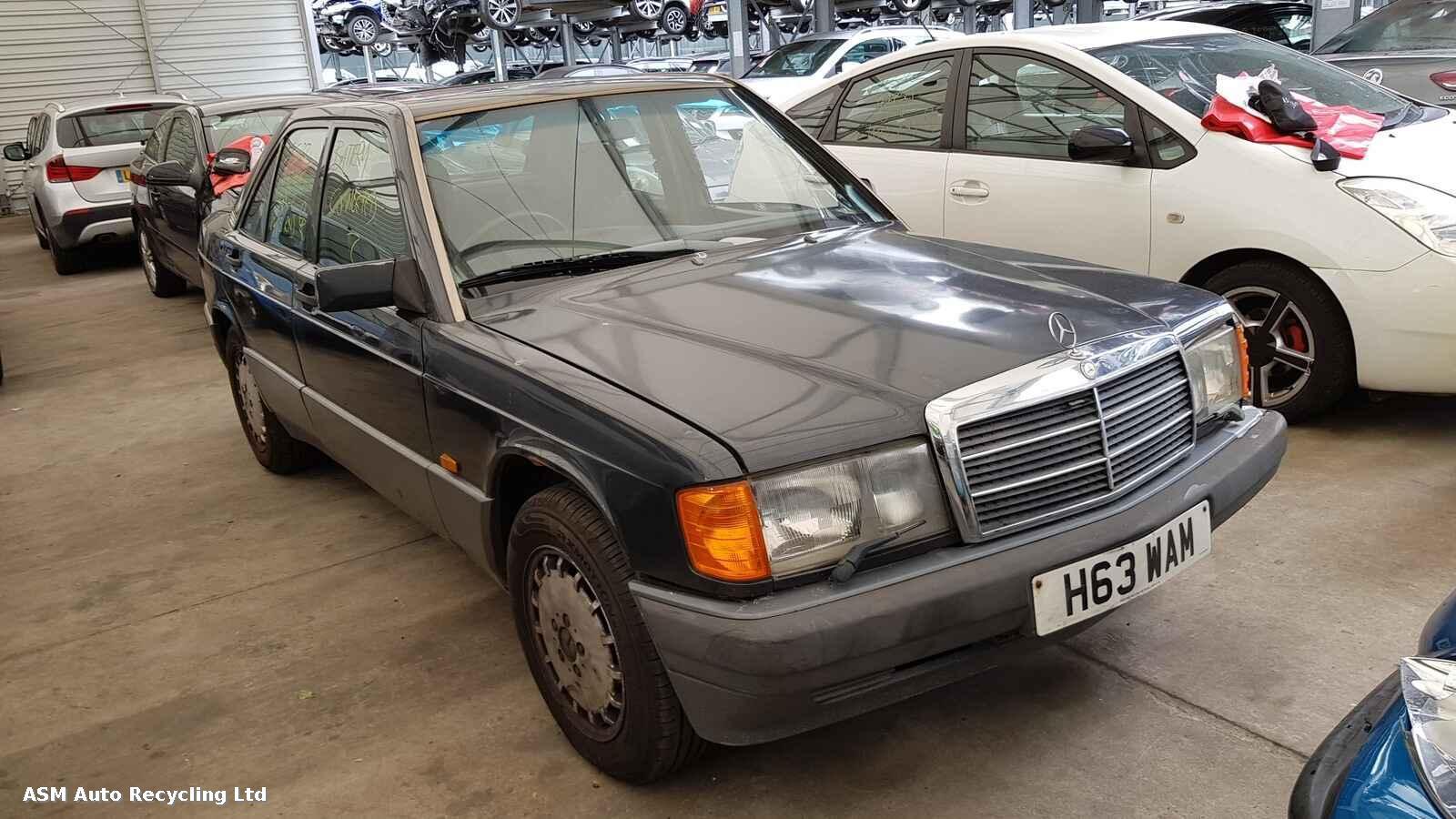 Image for a Mercedes 190 (201 Series) 1990 4 Door Saloon Breaking
