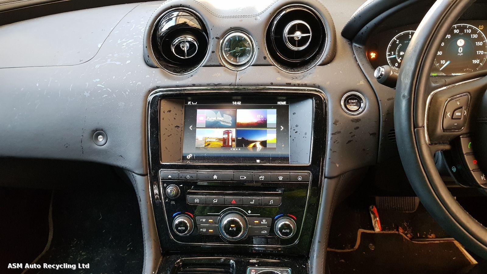 Jaguar Xj 2016 4 Door Saloon Breaking View Auto part Jaguar Xj 2016 4 Door Saloon Breaking