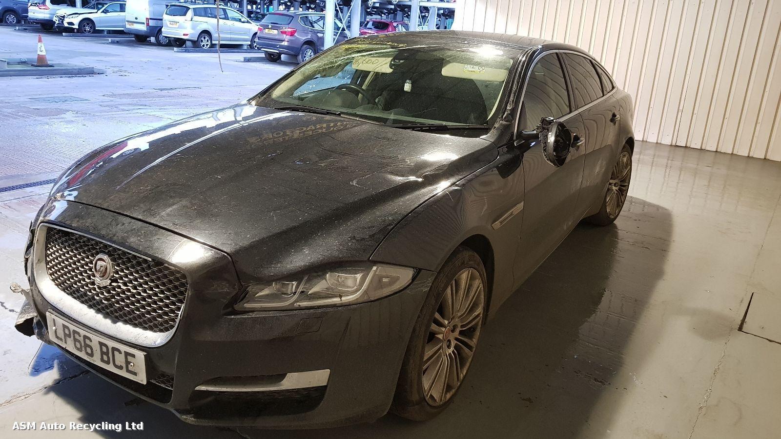 Jaguar Xj 2016 4 Door Saloon Breaking View Auto part Jaguar Xj 2016 4 Door Saloon Breaking