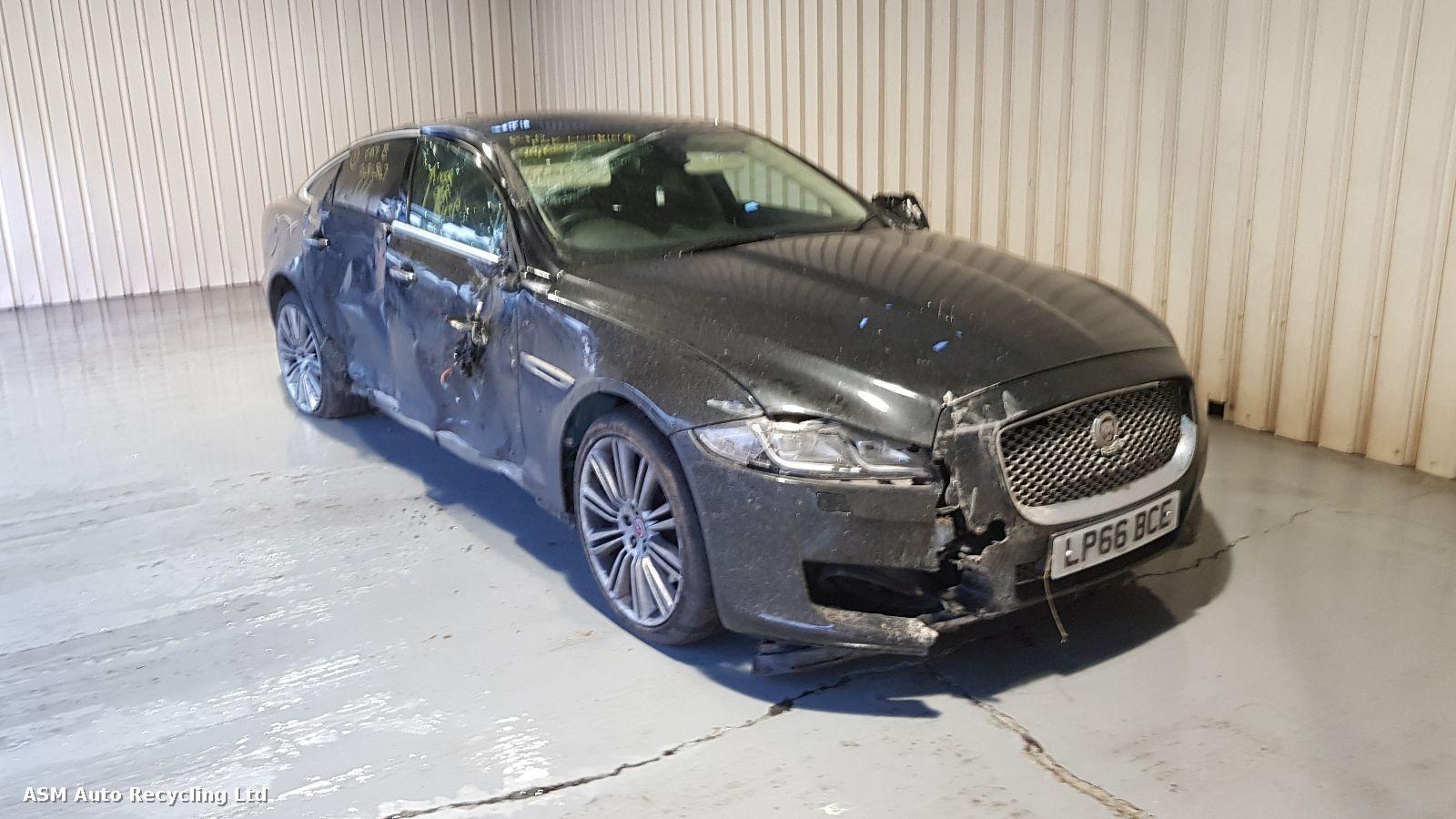 Image for a Jaguar Xj 2016 4 Door Saloon Breaking
