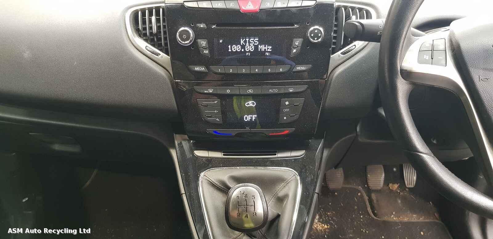 View Auto part Chrysler Ypsilon 2013 5 Door Hatchback Breaking