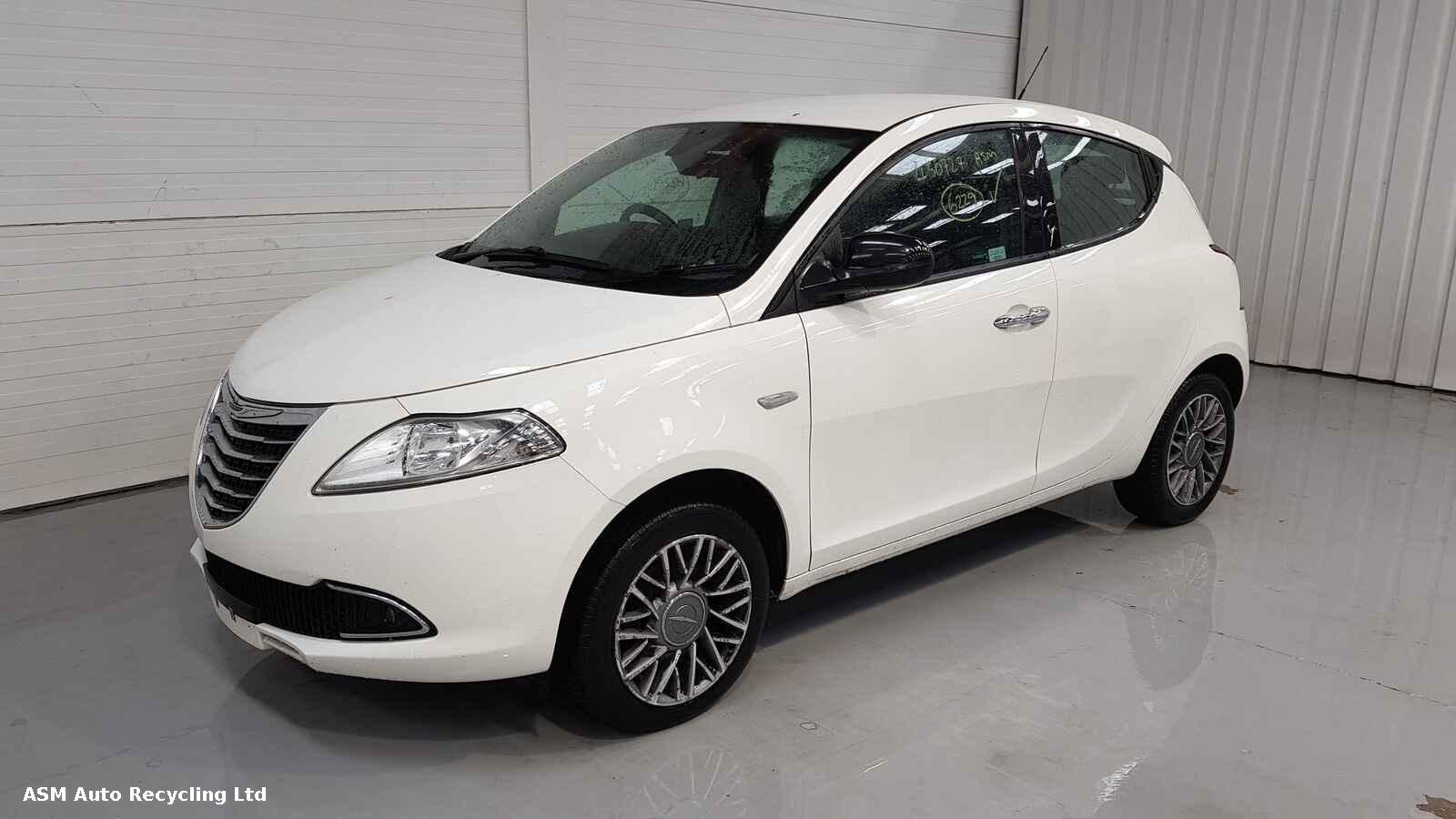 View Auto part Chrysler Ypsilon 2013 5 Door Hatchback Breaking