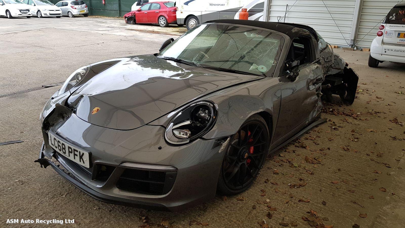 Porsche 911 2018 2 Door Convertible Breaking View Auto part Porsche 911 2018 2 Door Convertible Breaking