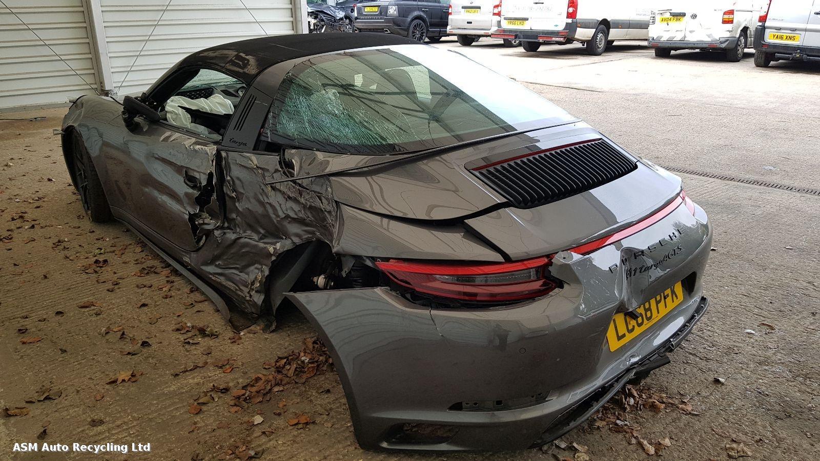Porsche 911 2018 2 Door Convertible Breaking View Auto part Porsche 911 2018 2 Door Convertible Breaking