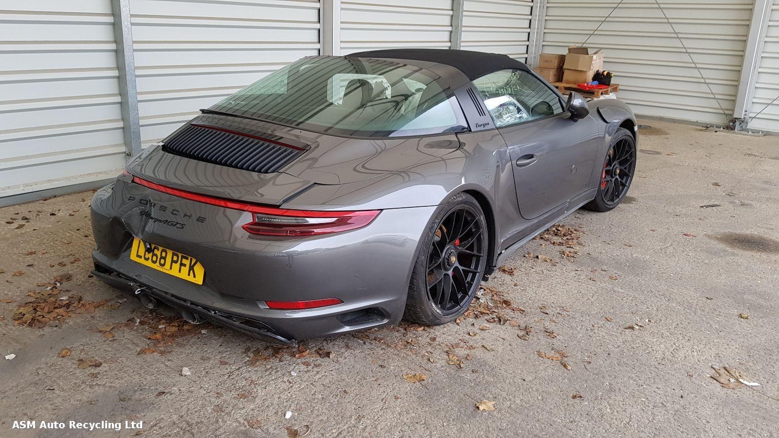 Porsche 911 2018 2 Door Convertible Breaking View Auto part Porsche 911 2018 2 Door Convertible Breaking