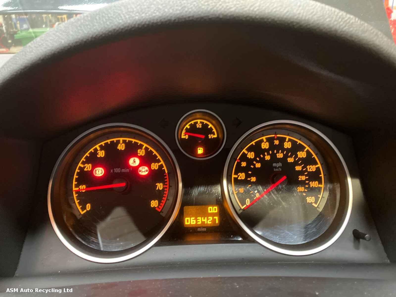 View Auto part Vauxhall Astra 2010 2 Door Convertible Breaking