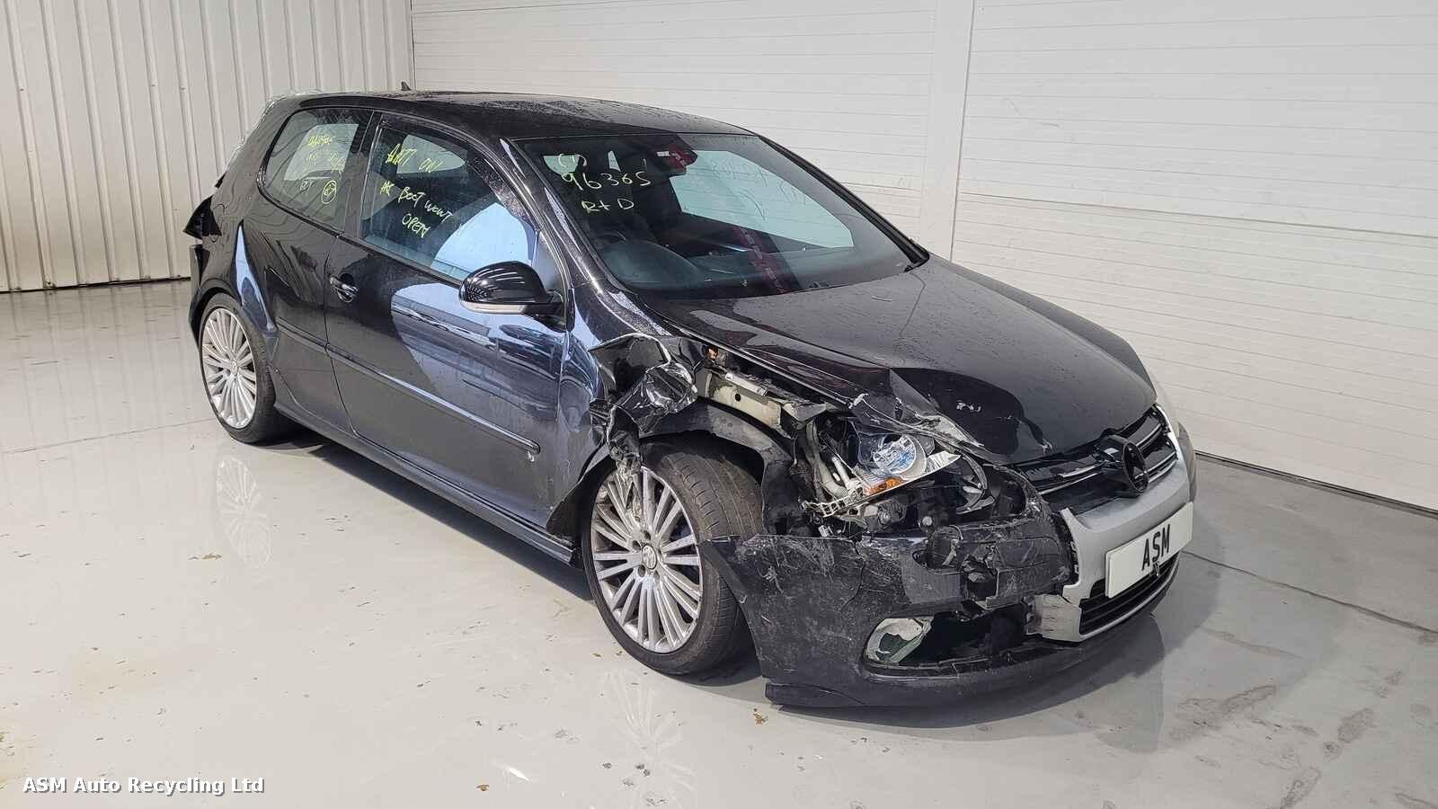 Image for a Volkswagen Golf 2005 3 Door Hatchback Breaking