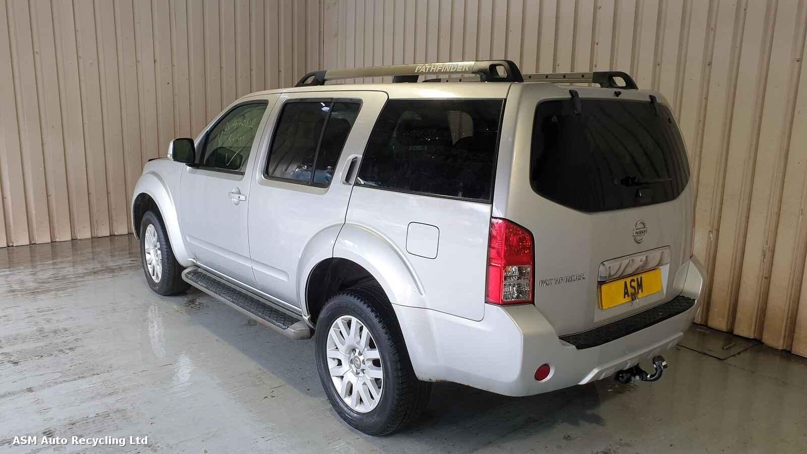 View Auto part Nissan Pathfinder 2013 5 Door Estate Breaking