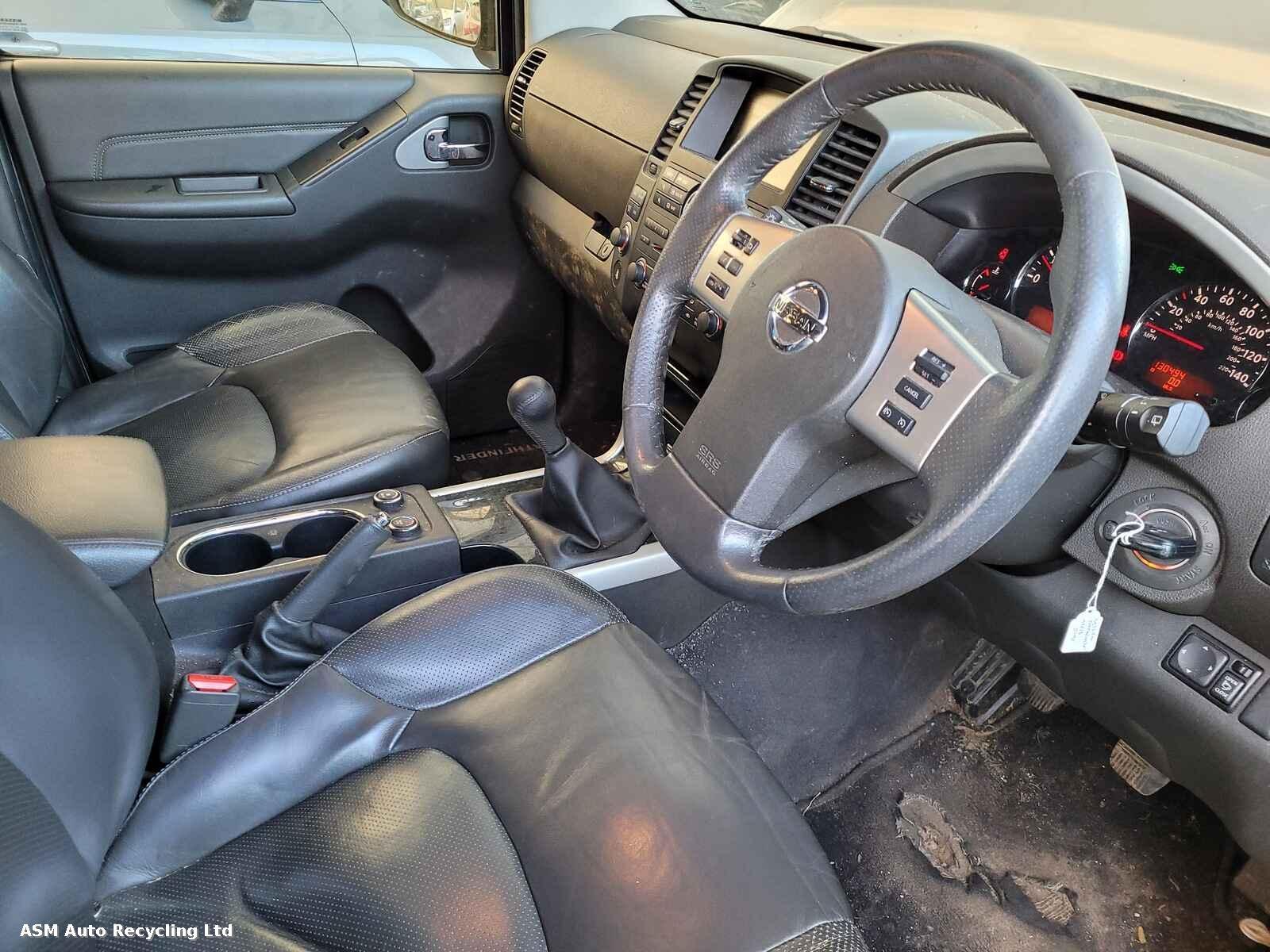 View Auto part Nissan Pathfinder 2013 5 Door Estate Breaking