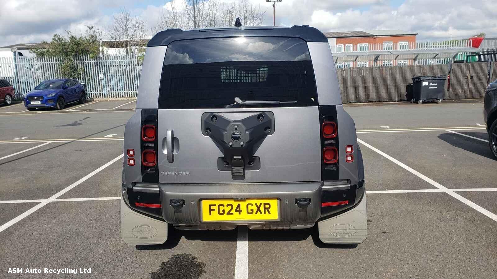 View Auto part Land Rover Defender 2024 Unknown Van Breaking