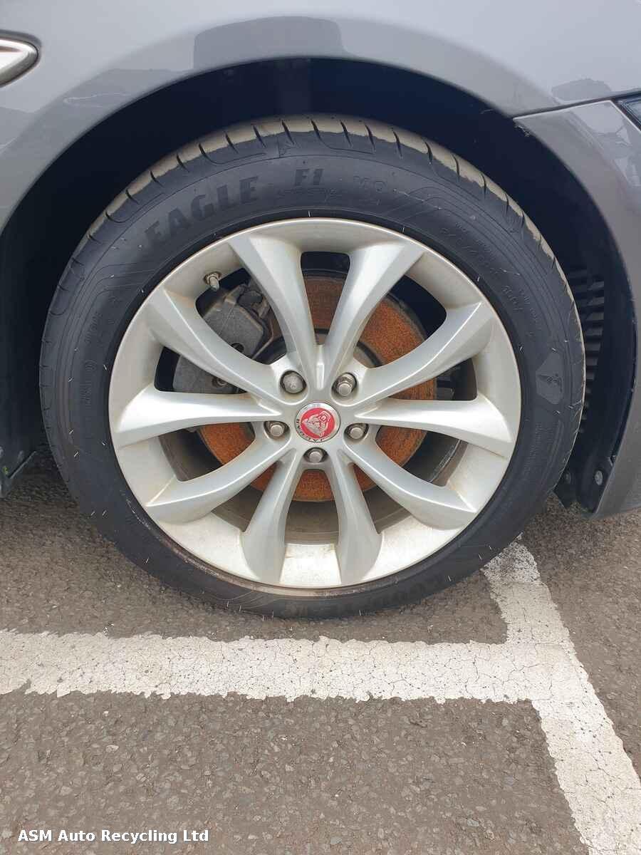 View Auto part Jaguar Xf 2019 4 Door Saloon Breaking