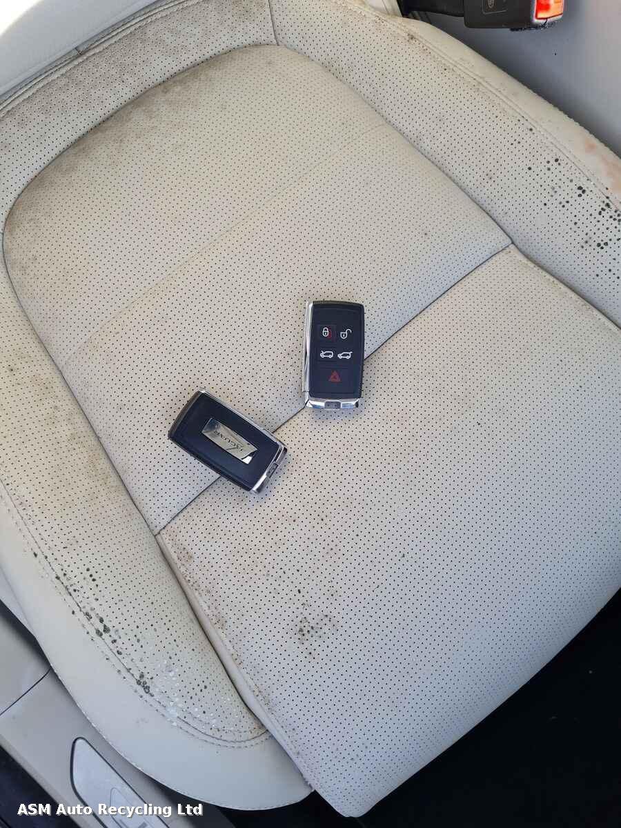 View Auto part Jaguar I-pace 2024 5 Door Hatchback Breaking
