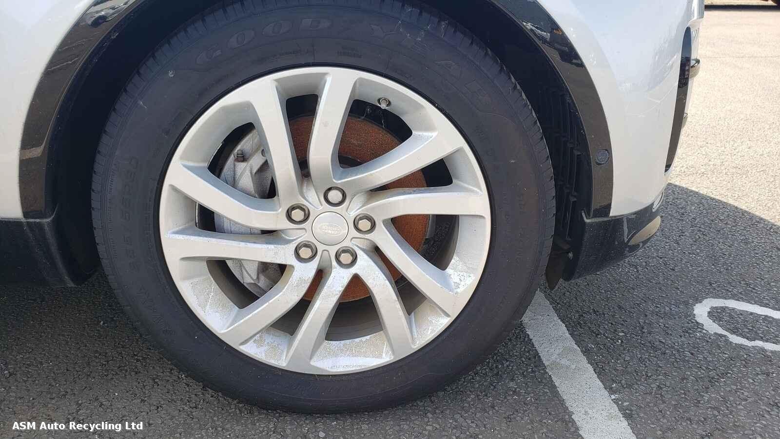 View Auto part Land Rover Discovery 2019 5 Door Estate Breaking